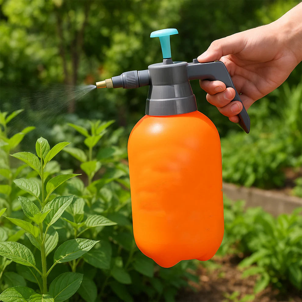 2-Liter Pump Pressure Sprayer – Handheld Garden Sprayer with Adjustable Brass Nozzle for Plants, Lawn, Cleaning, and Fertilizing – 2L / 4.5 Pints